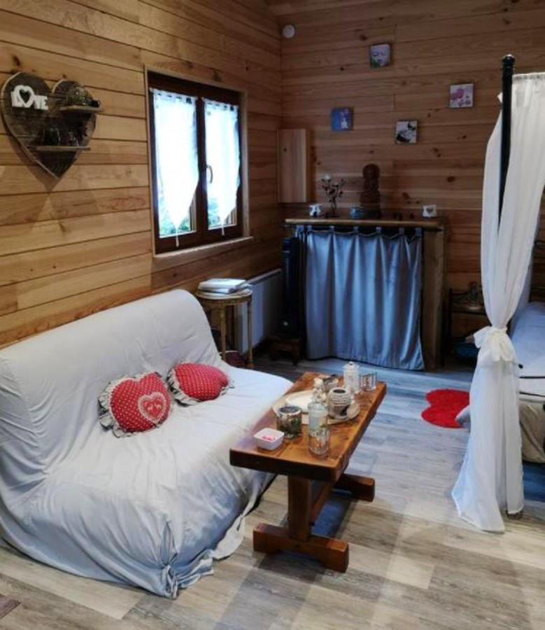 Chalet Chaleureux A Louatre Avec Piscine Partagee المظهر الخارجي الصورة