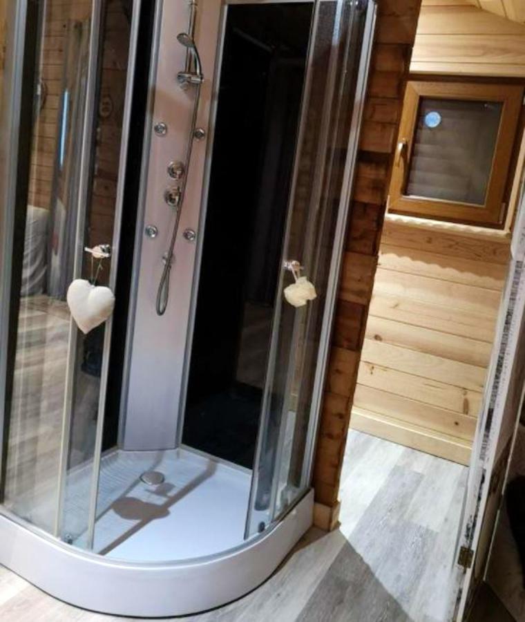 Chalet Chaleureux A Louatre Avec Piscine Partagee المظهر الخارجي الصورة